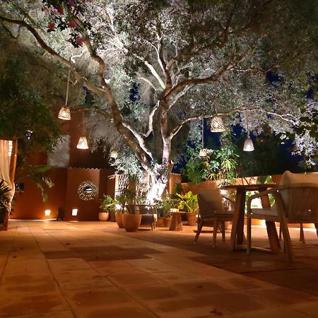 Готель La Posada De Lola - Adults Only Болонія Екстер'єр фото