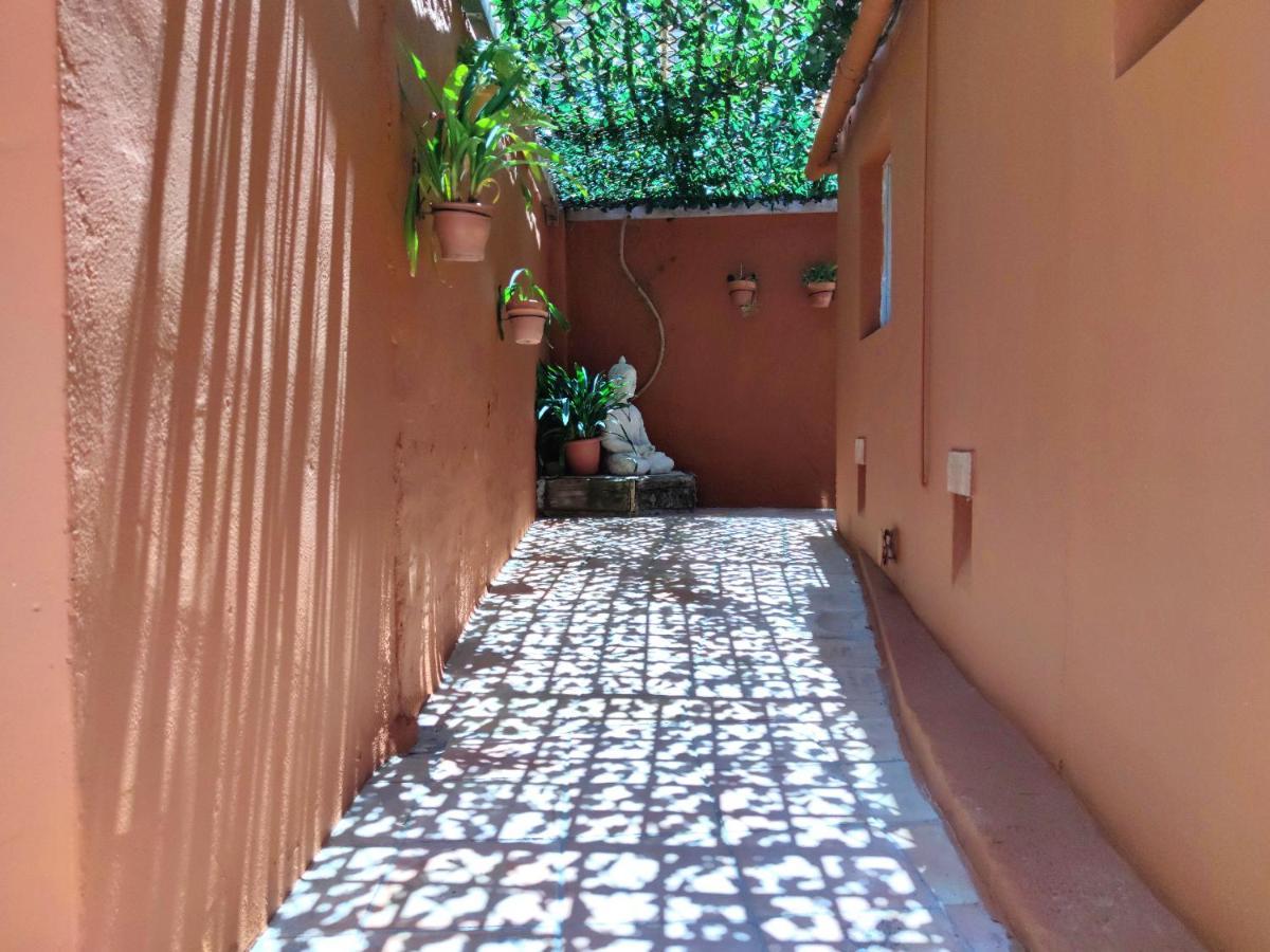 Готель La Posada De Lola - Adults Only Болонія Екстер'єр фото