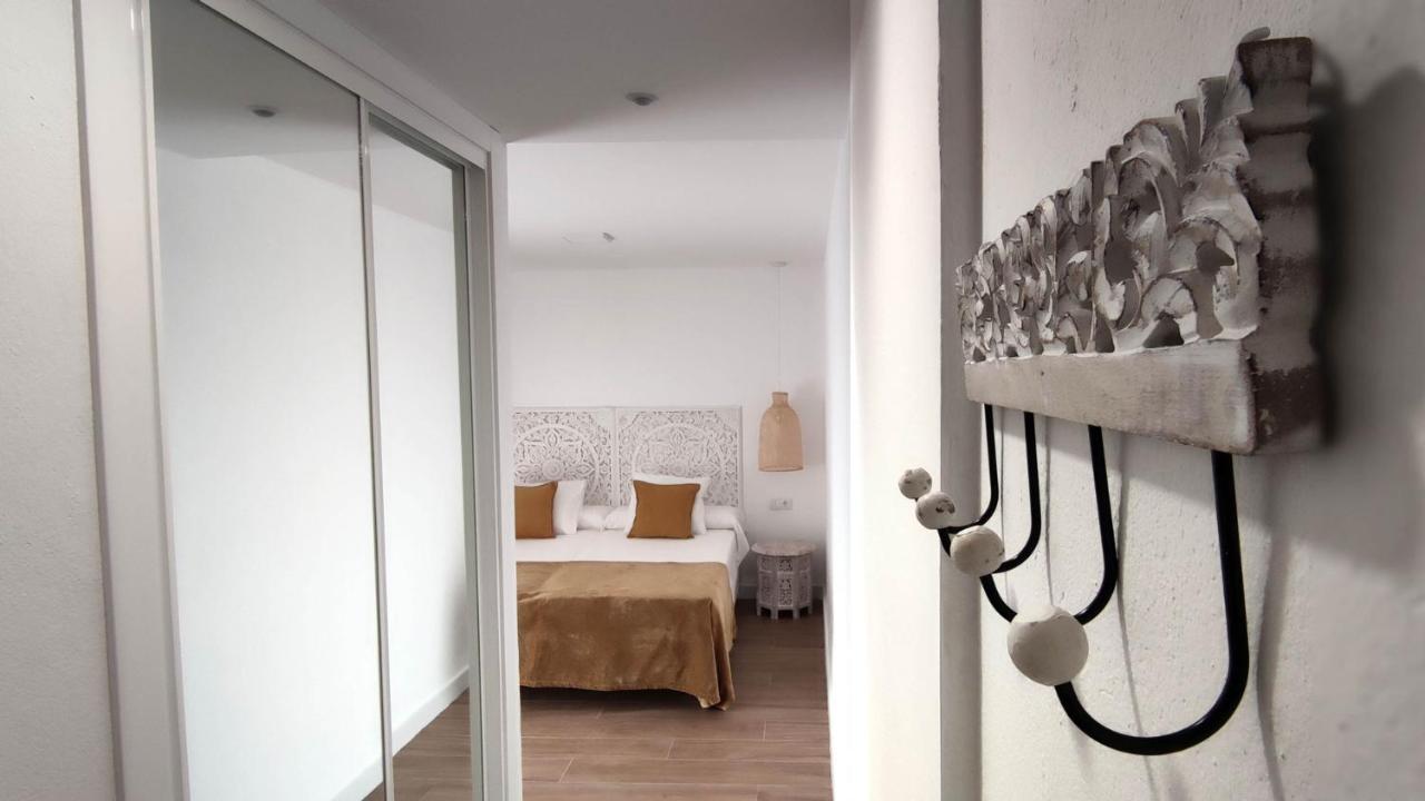Готель La Posada De Lola - Adults Only Болонія Екстер'єр фото